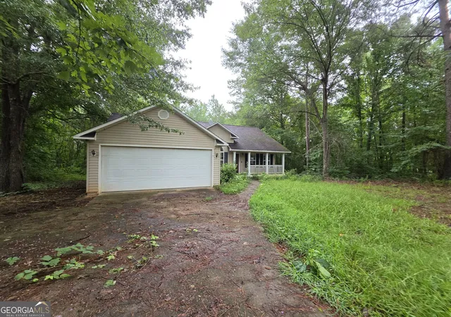 Photo 3 of Single family home for sale at 303 Nelson Rd Nw, Milledgeville, GA 31061 | MLS# 10840389 | Listing updated on 2026-09-18