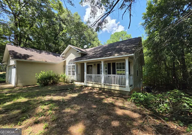 Photo 3 of Single family home for sale at 303 Nelson Rd NW, Milledgeville, GA 31061 | MLS# 10840389 | Listing updated on 2026-09-18
