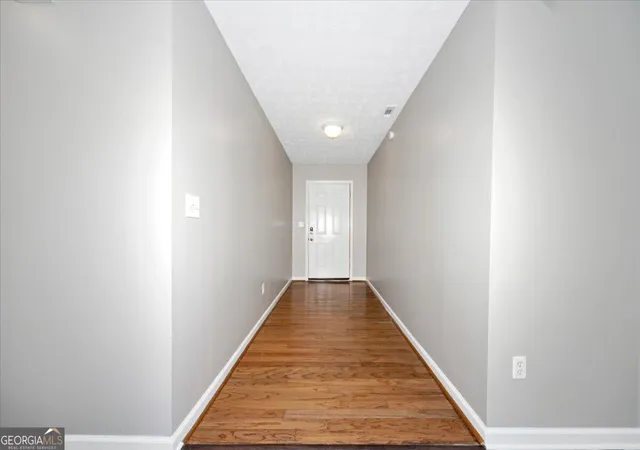 Photo 4 of Single family home for sale at 1129 Olde Hinge Way, Snellville, GA 30078 | MLS# 10851895 | Listing updated on 2026-10-02