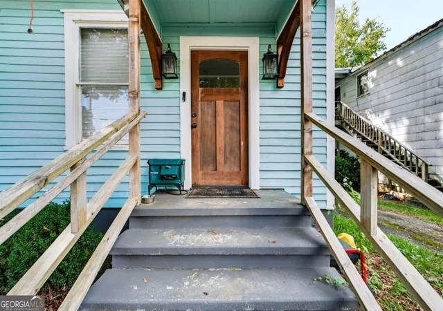 Photo 3 of Single family home for sale at 102 N Walnut St, Greensboro, GA 30642 | MLS# 10880591 | Listing updated on 2026-10-28