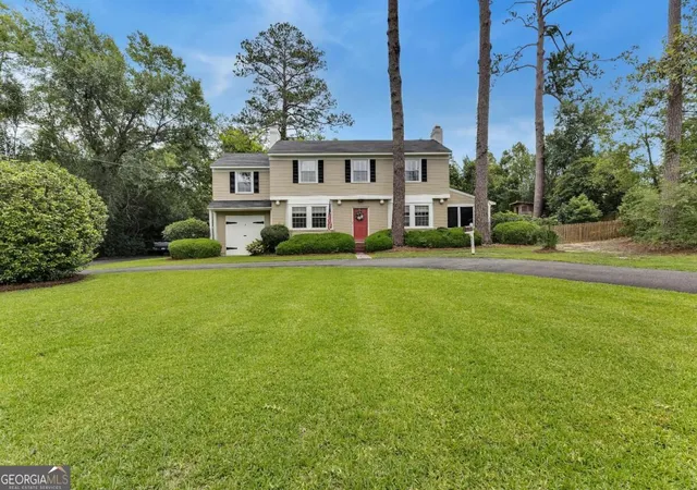 Single family home for sale at 2417 N Oak St, Valdosta, GA 31602 | MLS# 10844547