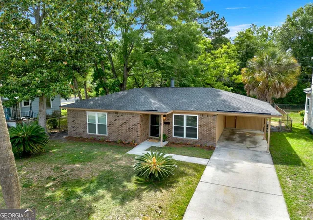Photo 3 of Single family home for sale at 325 Forrest Ave, Savannah, GA 31404 | MLS# 10770954 | Listing updated on 2026-09-10