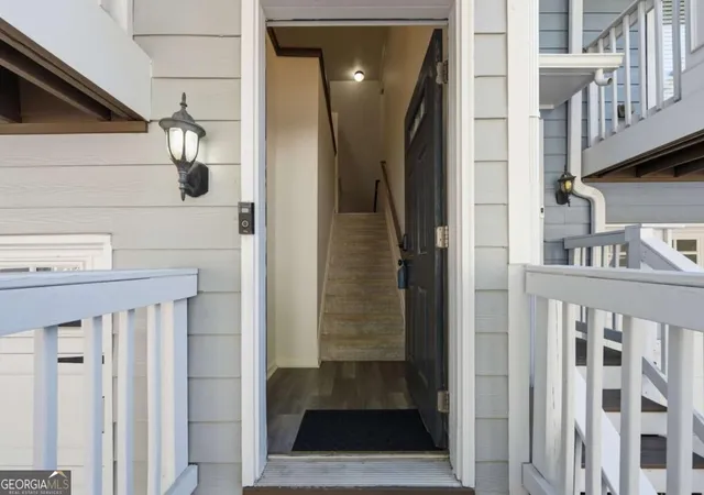 Photo 3 of Townhouse for sale at 1020 Liberty Pkwy NW, Atlanta, GA 30318 | MLS# 10879649 | Listing updated on 2026-10-27
