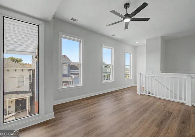 Listing Photo 5 - Condo for sale in building located at 302 Lorch St, Savannah, GA 31401 - Unit #204