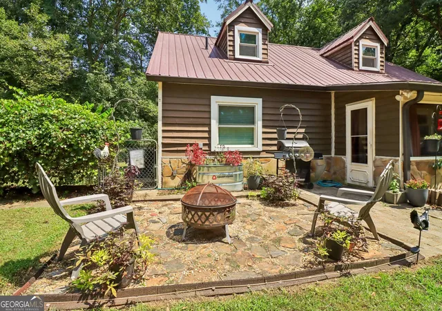 Photo 3 of Single family home for sale at 1572 Jersey Social Cir Rd, Covington, GA 30014 | MLS# 10839388 | Listing updated on 2026-09-17