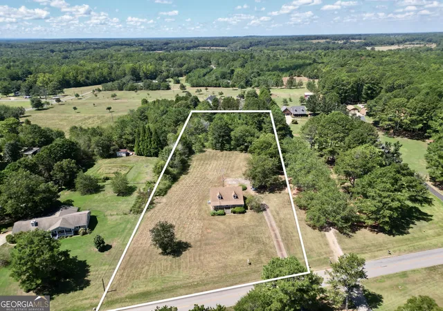 Photo 2 of Single family home for sale at 693 Patton Rd, Griffin, GA 30224 | MLS# 10841172 | Listing updated on 2026-09-07