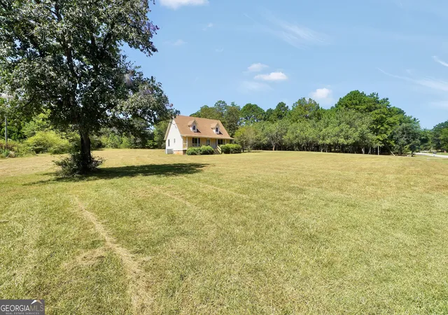 Photo 3 of Single family home for sale at 693 Patton Rd, Griffin, GA 30224 | MLS# 10841172 | Listing updated on 2026-09-07