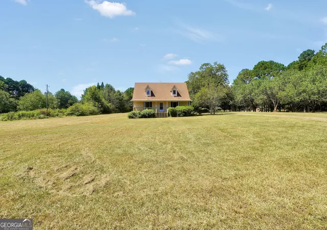 Photo 4 of Single family home for sale at 693 Patton Rd, Griffin, GA 30224 | MLS# 10841172 | Listing updated on 2026-09-07