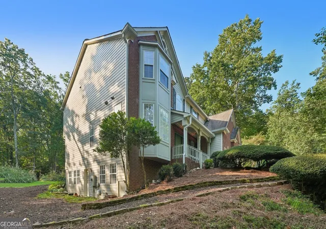 Photo 3 of Single family home for sale at 195 Sable Pointe Dr, Milton, GA 30004 | MLS# 10852157 | Listing updated on 2026-09-24