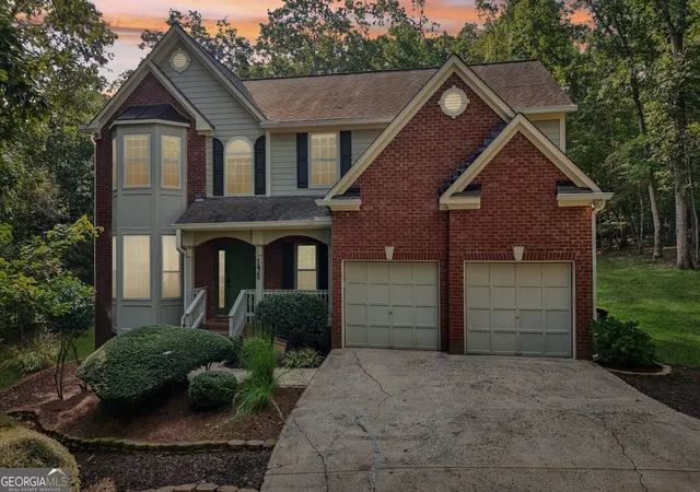 Photo 3 of Single family home for sale at 195 Sable Pointe Dr, Milton, GA 30004 | MLS# 10852157 | Listing updated on 2026-09-24