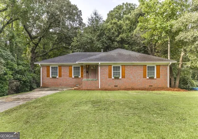 Single family home for sale at 460 Sunset Cir, Forsyth, GA 31029 | MLS# 10842898