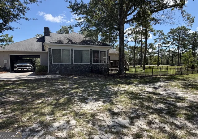 Photo 3 of Sale Pending at 1701 Adams St, Vidalia, GA 30474 | MLS# 10839725 | Listing updated on 2026-09-08