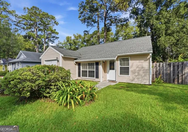 Photo 1 of Single family home for sale at 2 E White Hawthorne Dr, Savannah, GA 31419 | MLS# 10838932 | Listing updated on 2026-09-17