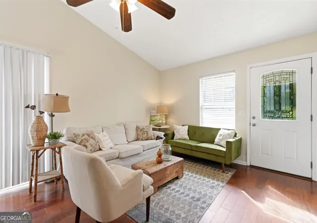 Photo 3 of Single family home for sale at 2 E White Hawthorne Dr, Savannah, GA 31419 | MLS# 10838932 | Listing updated on 2026-09-17