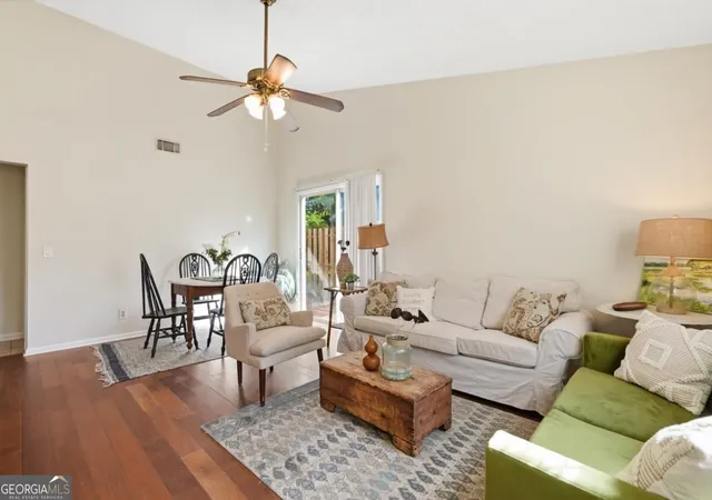 Photo 3 of Single family home for sale at 2 E White Hawthorne Dr, Savannah, GA 31419 | MLS# 10838932 | Listing updated on 2026-09-17