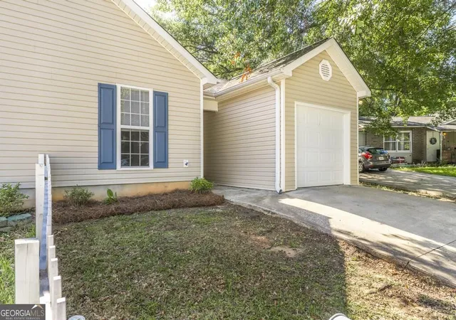 Photo 3 of Single family home for sale at 5 Pine Shadow Ct, Centerville, GA 31028 | MLS# 10851700 | Listing updated on 2026-10-07