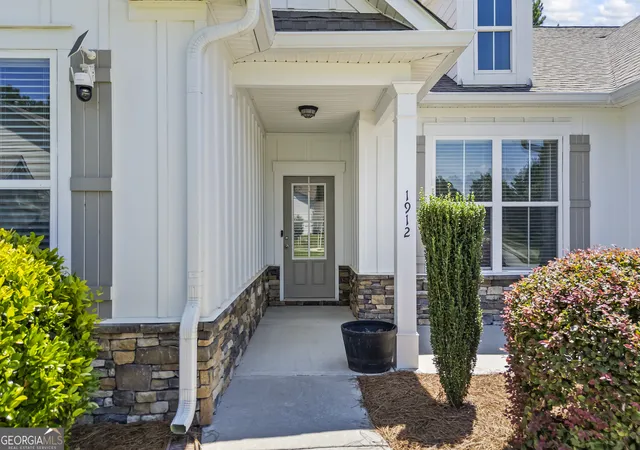 Photo 2 of Single family home for sale at 1912 Hymer Ct, Monroe, GA 30656 | MLS# 10841591 | Listing updated on 2026-09-28