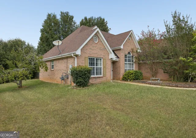 Photo 2 of Single family home for sale at 1435 Elena Dr, Mcdonough, GA 30253 | MLS# 10851318 | Listing updated on 2026-10-07