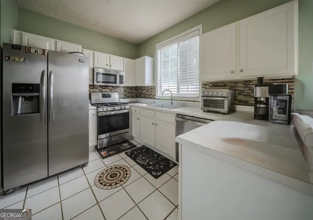 Photo 3 of Single family home for sale at 213 Manley Ct, Woodstock, GA 30188 | MLS# 10852073 | Listing updated on 2026-10-08