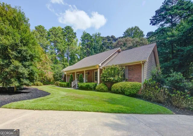 Photo 1 of Single family home for sale at 111 Henderson Lake Dr, Canton, GA 30115 | MLS# 10840874 | Listing updated on 2026-09-19