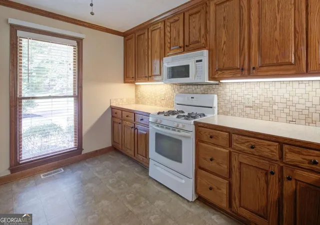 Photo 4 of Single family home for sale at 111 Henderson Lake Dr, Canton, GA 30115 | MLS# 10840874 | Listing updated on 2026-09-19