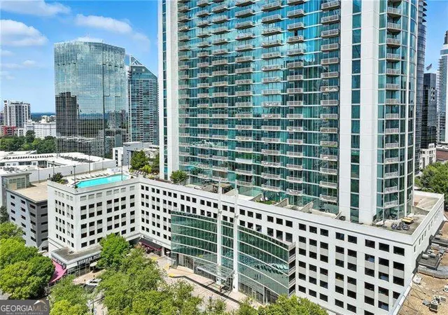 Listing Photo 2 - Condo for sale in building located at 3324 Peachtree Rd, Atlanta, GA 30326 - Unit #1712