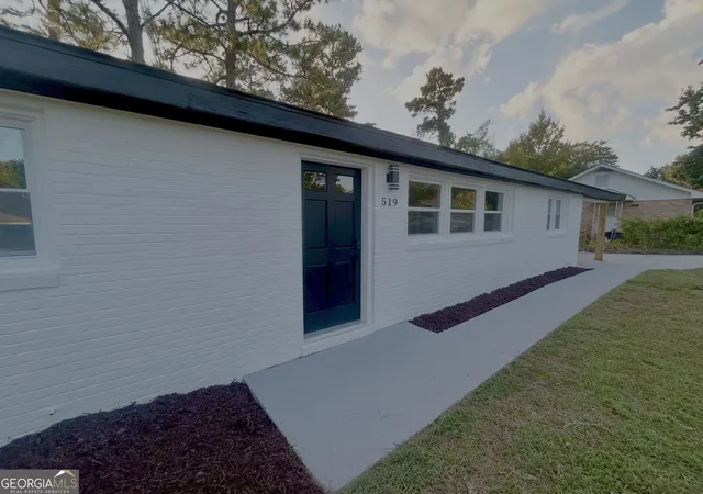 Photo 3 of Sale Pending at 519 N Briarcliff Rd, Warner Robins, GA 31088 | MLS# 10838305 | Listing updated on 2026-09-24