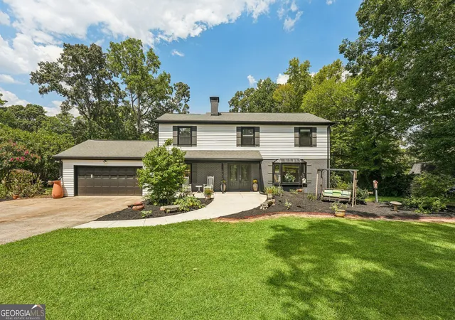 Photo 1 of Single family home for sale at 524 Golfview Dr, Peachtree City, GA 30269 | MLS# 10839806 | Listing updated on 2026-10-08