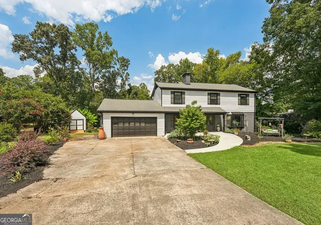 Photo 2 of Single family home for sale at 524 Golfview Dr, Peachtree City, GA 30269 | MLS# 10839806 | Listing updated on 2026-10-08