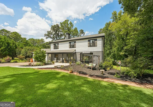 Photo 3 of Single family home for sale at 524 Golfview Dr, Peachtree City, GA 30269 | MLS# 10839806 | Listing updated on 2026-10-08