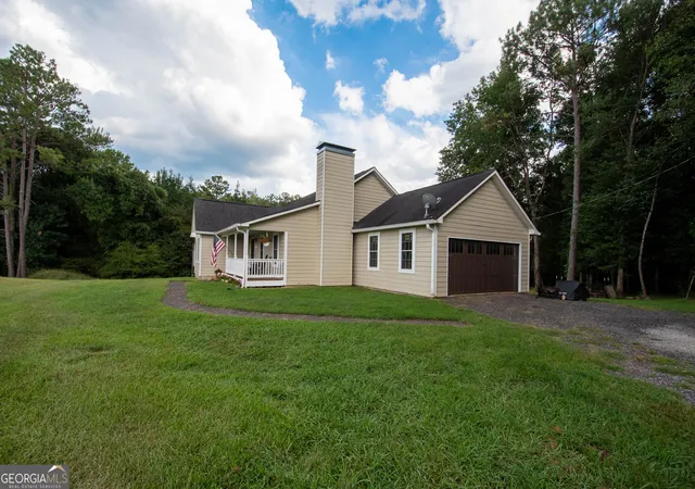 Photo 3 of Single family home for sale at 971 Bo Bo Banks Rd, Grantville, GA 30220 | MLS# 10835556 | Listing updated on 2026-09-28