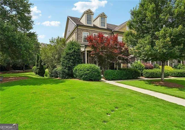 Photo 3 of Townhouse for sale at 3348 Turngate Ct, Atlanta, GA 30341 | MLS# 10842796 | Listing updated on 2026-09-24