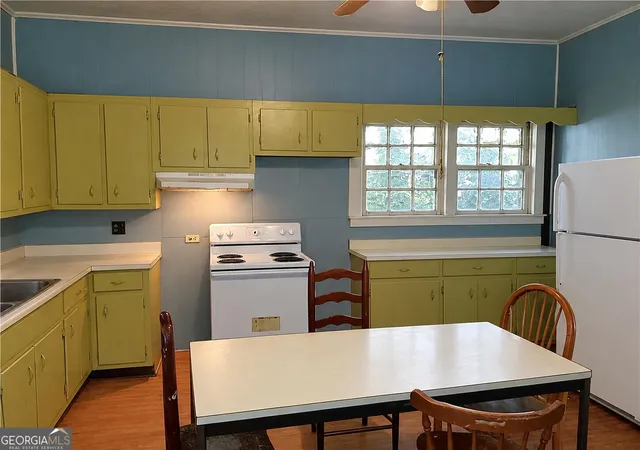 Photo 3 of Sale Pending at 160 Jarvis St, Canton, GA 30114 | MLS# 10843482 | Listing updated on 2026-09-24