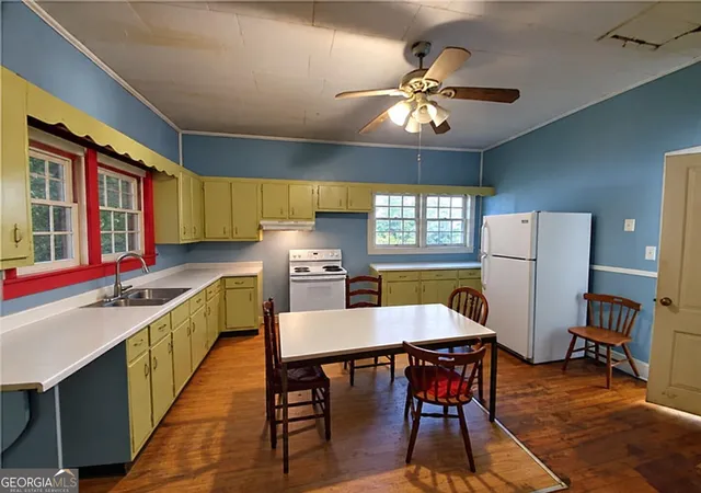 Photo 4 of Sale Pending at 160 Jarvis St, Canton, GA 30114 | MLS# 10843482 | Listing updated on 2026-09-24