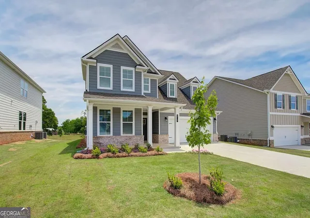 Photo 2 of Single family home for sale at 301 Arnewood Cir, Mcdonough, GA 30253 | MLS# 10838367 | Listing updated on 2026-09-17