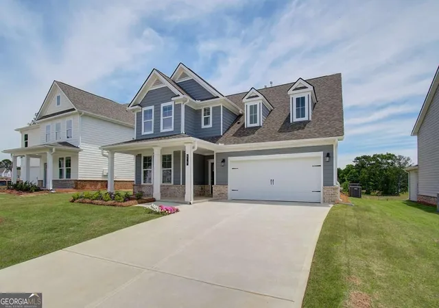 Photo 3 of Single family home for sale at 301 Arnewood Cir, Mcdonough, GA 30253 | MLS# 10838367 | Listing updated on 2026-09-17