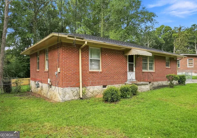 Photo 2 of Single family home for sale at 126 E Mimosa Dr, Jonesboro, GA 30236 | MLS# 10829093 | Listing updated on 2026-09-13