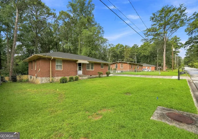 Photo 3 of Single family home for sale at 126 E Mimosa Dr, Jonesboro, GA 30236 | MLS# 10829093 | Listing updated on 2026-09-13
