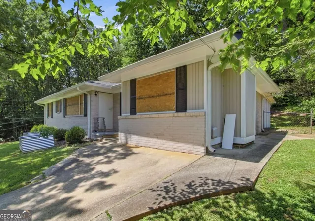 Photo 2 of Single family home for sale at 1763 Meadowglades Dr, Decatur, GA 30035 | MLS# 10840721 | Listing updated on 2026-09-23