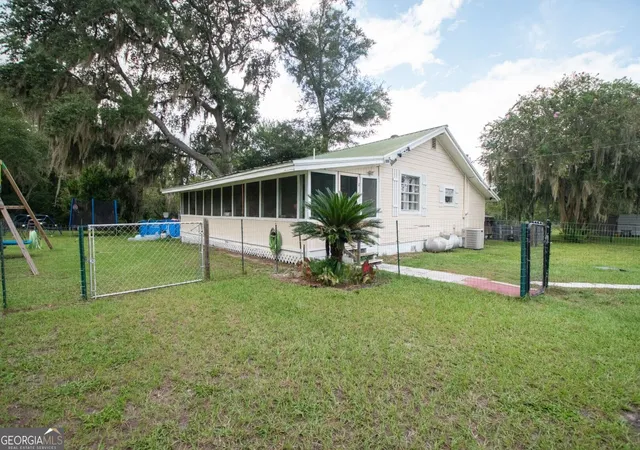 Photo 1 of Single family home for sale at 41 Sheridan St, St. George, GA 31562 | MLS# 10845835 | Listing updated on 2026-09-17