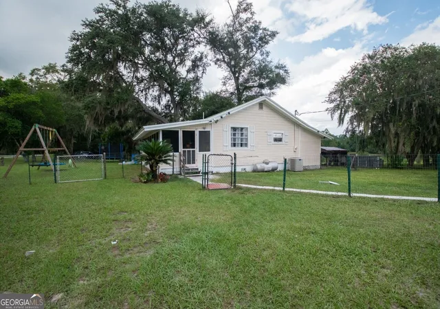 Photo 3 of Single family home for sale at 41 Sheridan St, St. George, GA 31562 | MLS# 10845835 | Listing updated on 2026-09-17
