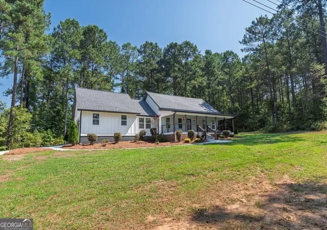 Photo 3 of Single family home for sale at 1344 Puckett Rd, Waleska, GA 30183 | MLS# 10841080 | Listing updated on 2026-09-20