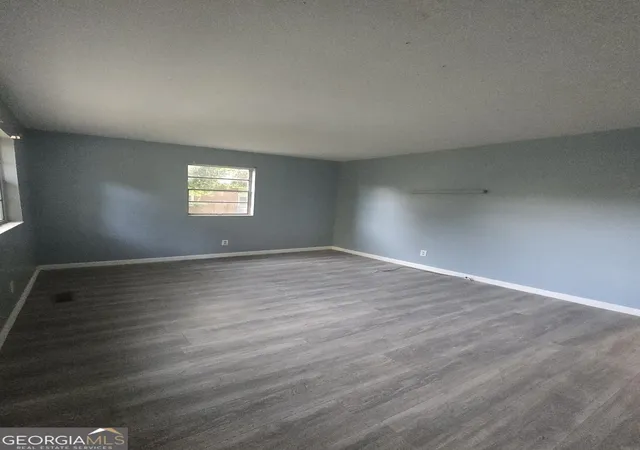 Photo 2 of Single family home for sale at 141 Little John Ln, Warner Robins, GA 31088 | MLS# 10848996 | Listing updated on 2026-09-18