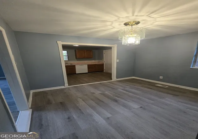 Photo 3 of Single family home for sale at 141 Little John Ln, Warner Robins, GA 31088 | MLS# 10848996 | Listing updated on 2026-09-18