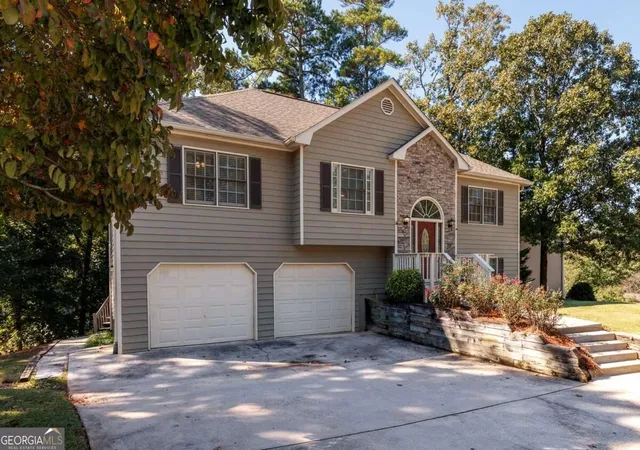 Photo 2 of Single family home for sale at 1034 Queensbury Run, Acworth, GA 30102 | MLS# 10871766 | Listing updated on 2026-10-27