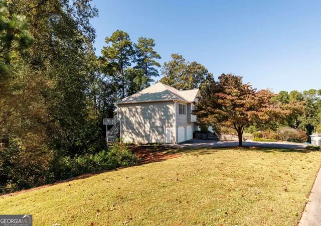 Photo 4 of Single family home for sale at 1034 Queensbury Run, Acworth, GA 30102 | MLS# 10871766 | Listing updated on 2026-10-27