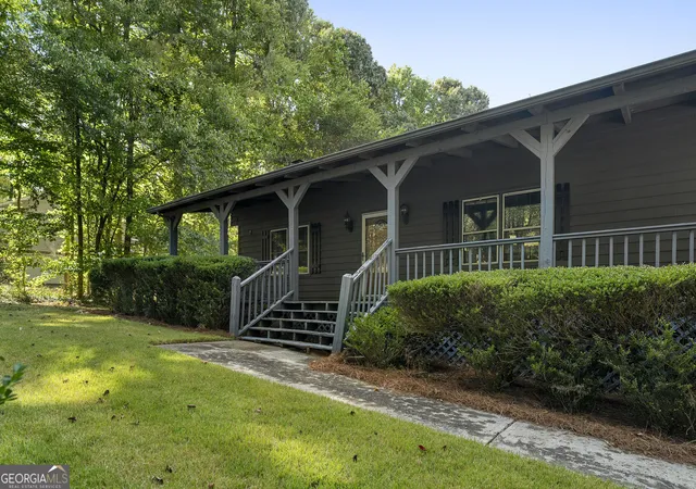 Photo 2 of Single family home for sale at 229 Holly Crk Way, Woodstock, GA 30188 | MLS# 10844626 | Listing updated on 2026-09-11