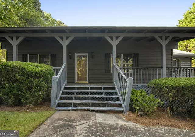 Photo 3 of Single family home for sale at 229 Holly Crk Way, Woodstock, GA 30188 | MLS# 10844626 | Listing updated on 2026-09-11