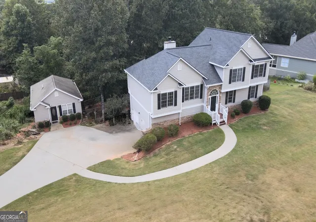 Photo 1 of Single family home for sale at 102 Chestnut Hl Dr, Canton, GA 30114 | MLS# 10843991 | Listing updated on 2026-09-25