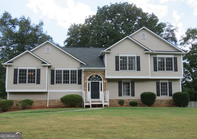 Photo 3 of Single family home for sale at 102 Chestnut Hl Dr, Canton, GA 30114 | MLS# 10843991 | Listing updated on 2026-09-25